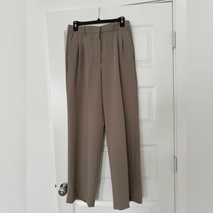 Aritzia Effortless Pant